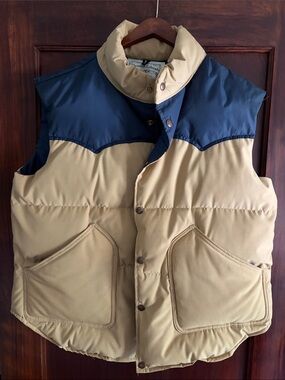 William Barry Two-Tone Puffer Vest in Beige and Navy